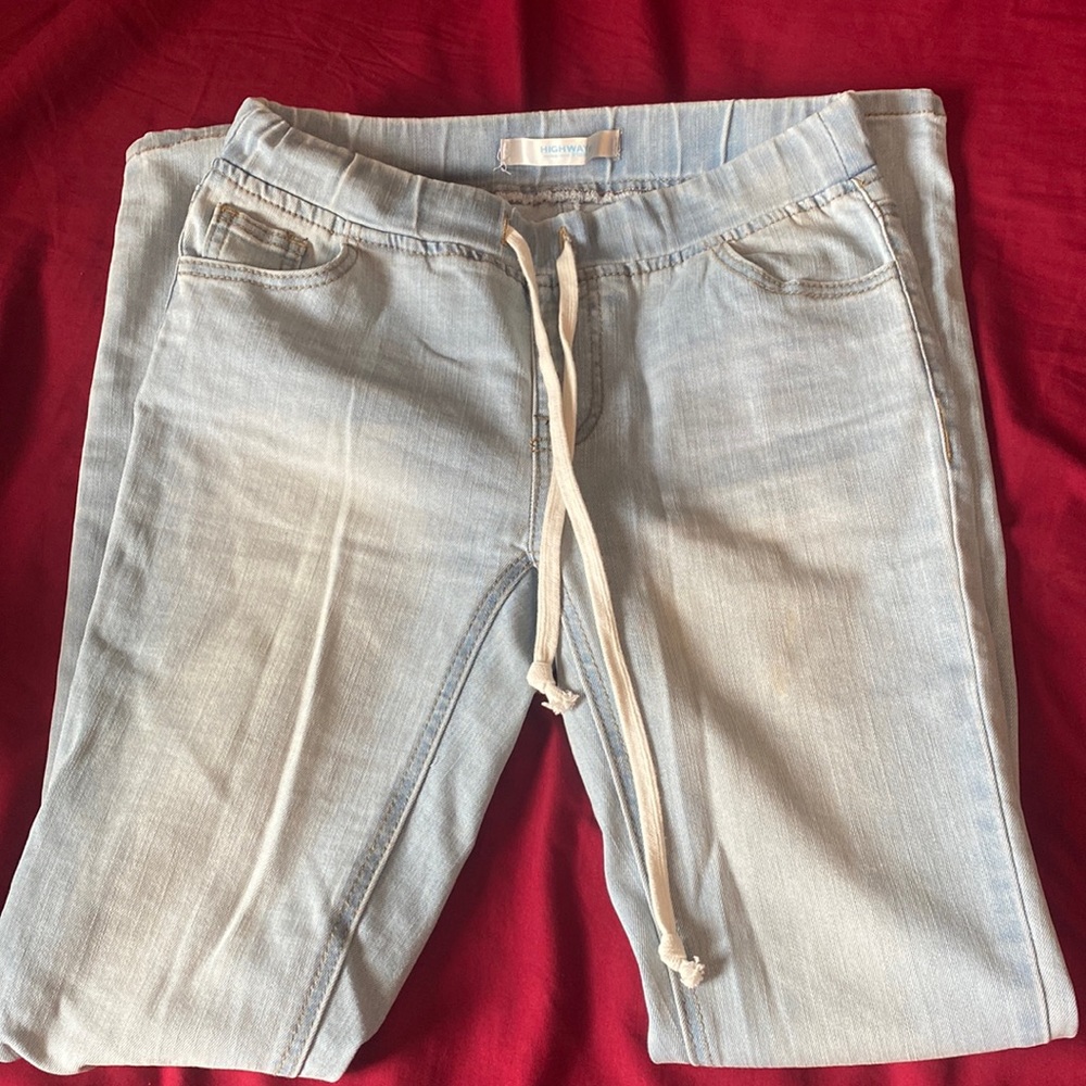 This are HIGHWAY JEANS